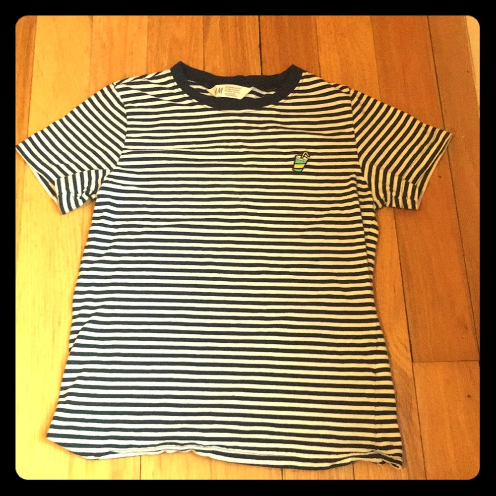 Really cute striped t-shirt!!!🙂